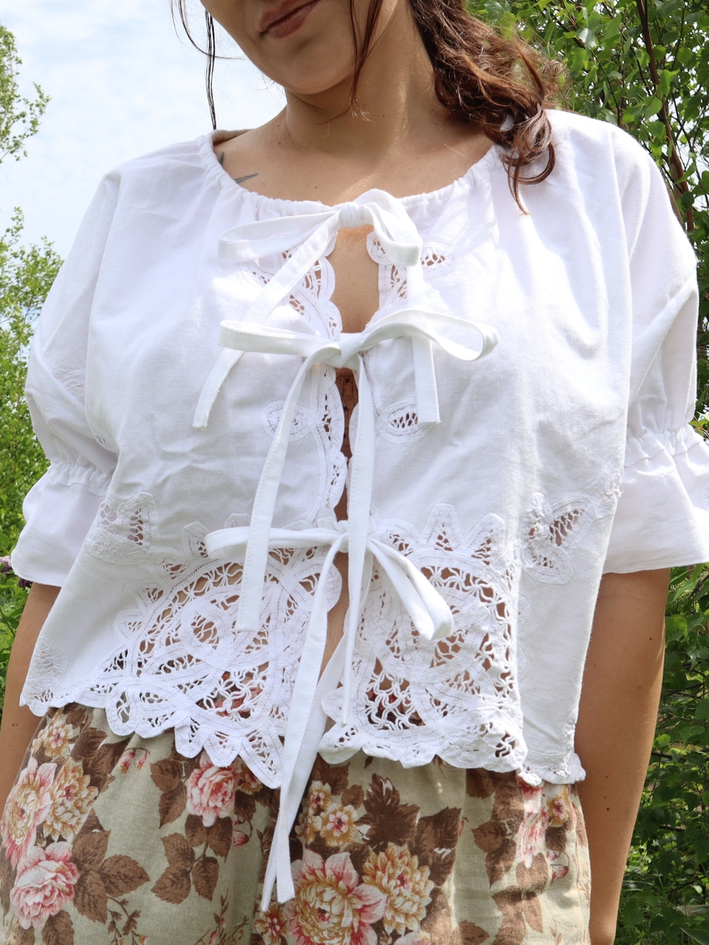 Upcycled Lace Tablecloth Blouse with Bows Crop M • L • XL - Picture 7 of 8